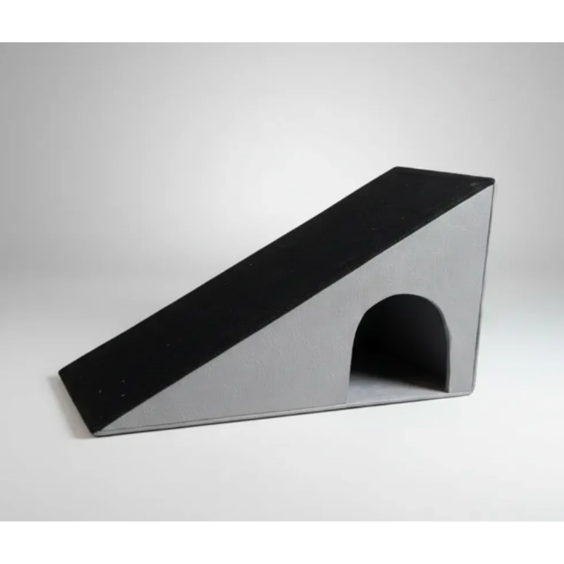 Rampa Para Mascotas Con Casa Integrada 50 Cm De Alto Color Gris-negro